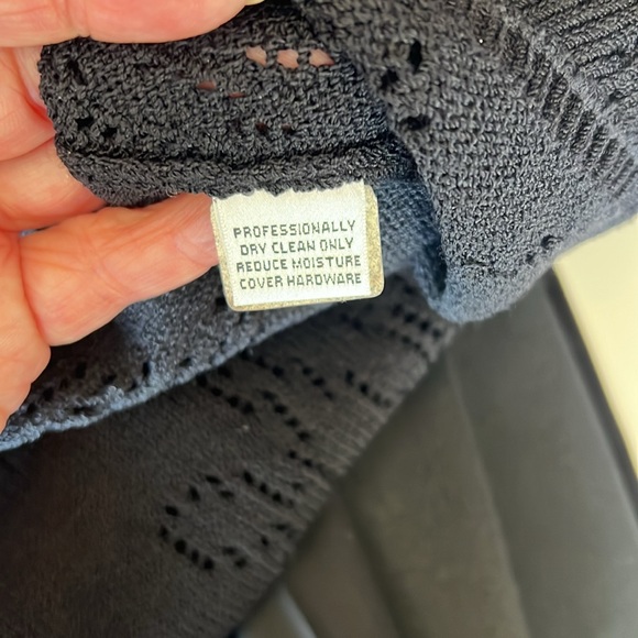 St John collection black sweater
EXCELLENT condition - Picture 11 of 11